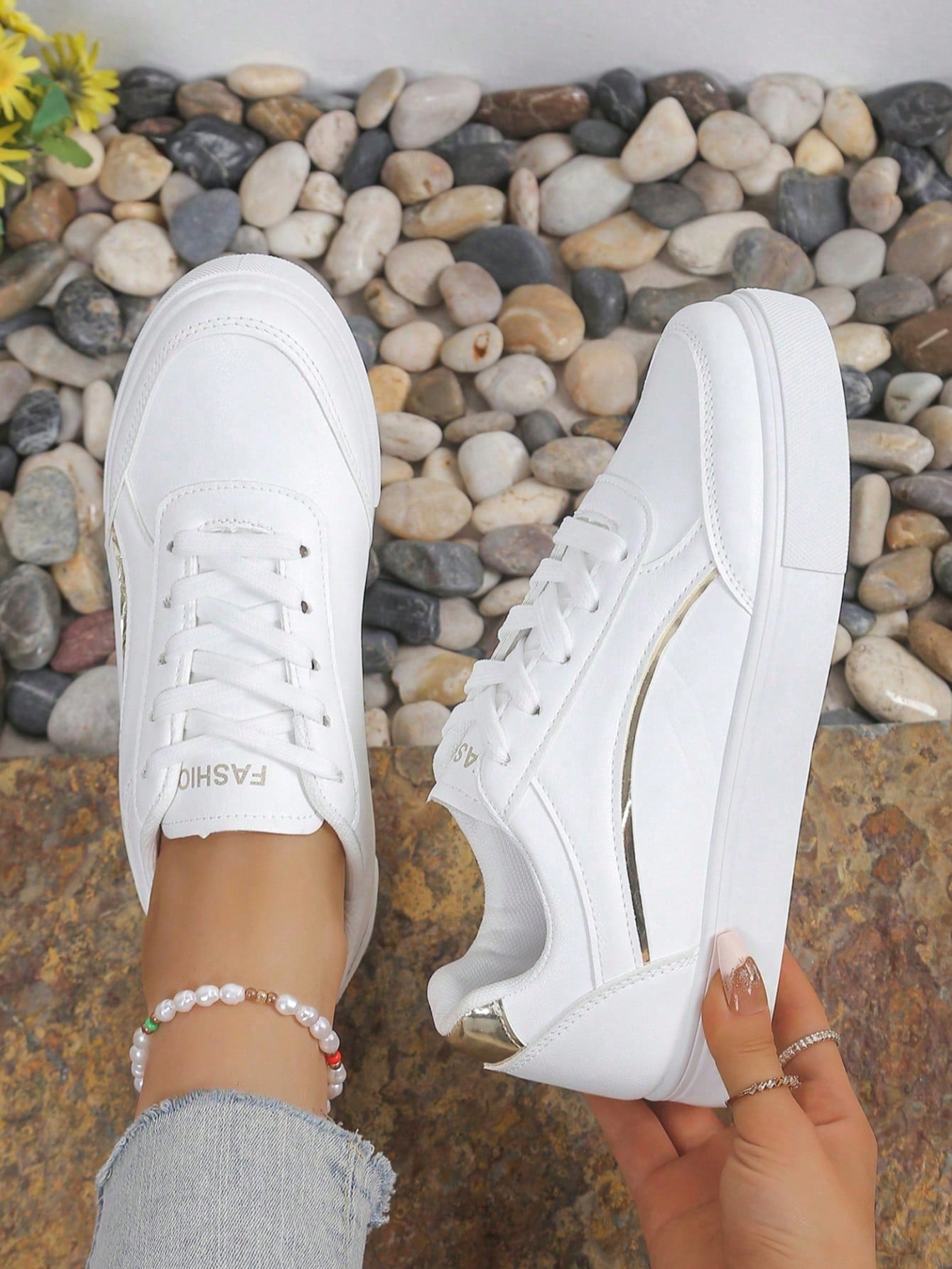 Women White Casual Sneakers, L - đánh giá và giá Running Gear Shoes